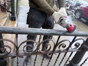 Iron Fence rust scrape and paint in brooklyn