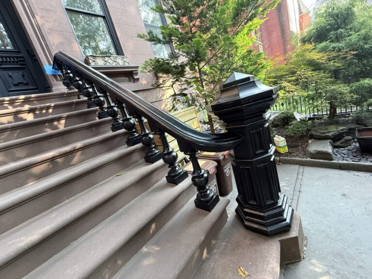 Metal Railing rust remove and paint in brooklyn